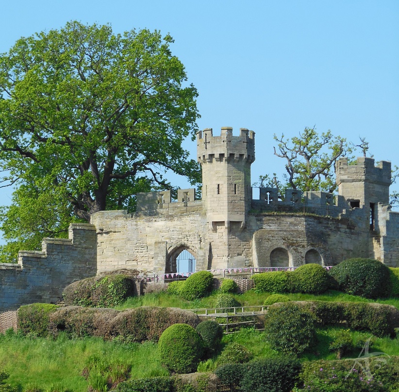 Warwick Castle Wall and Mound